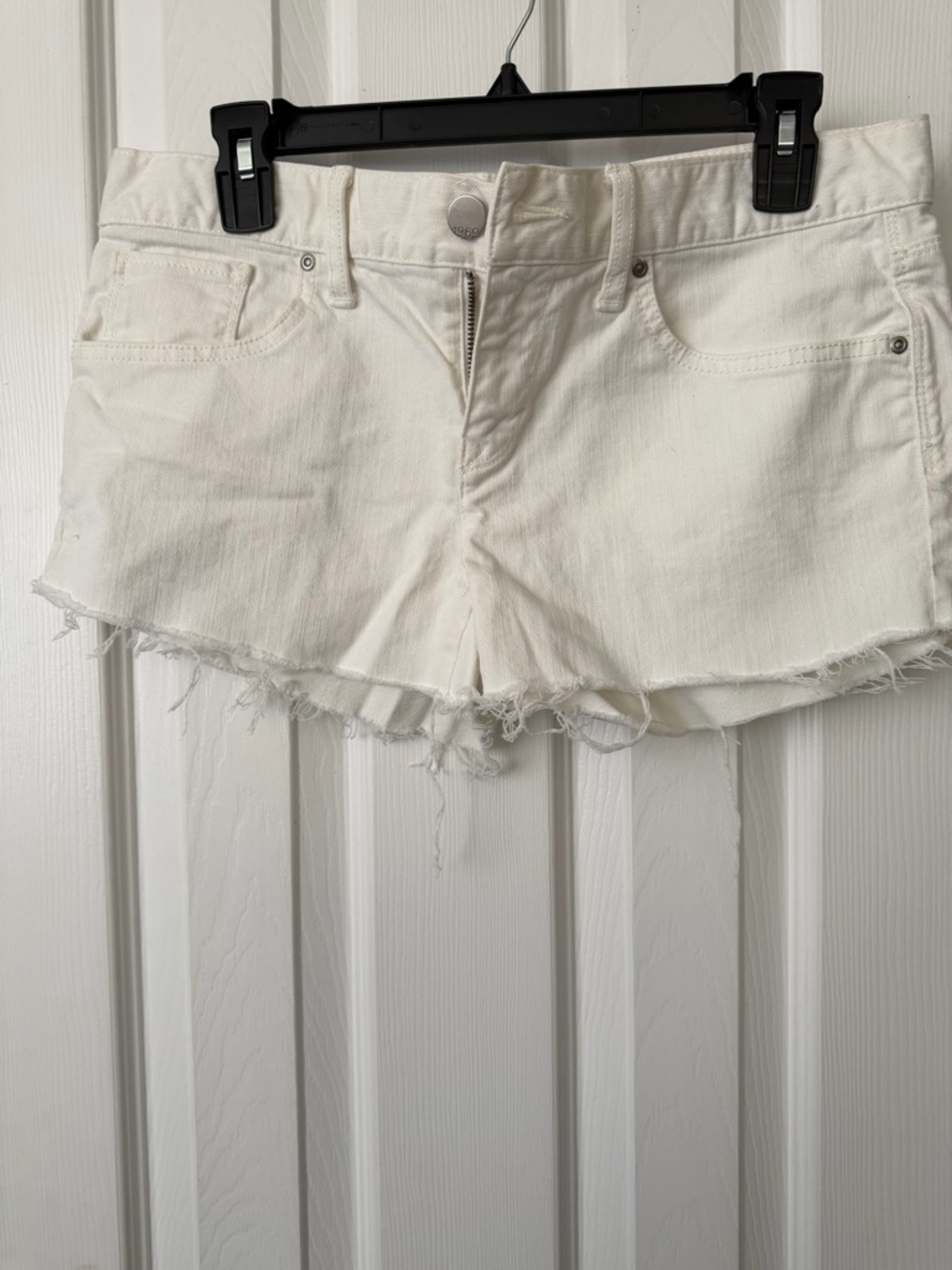 GAP White Frayed Hem Women's Denim Shorts “boyfriend shorts”